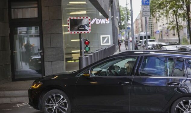 Deutsche Bank, DWS Raided Over Allegations of Greenwashing (2)