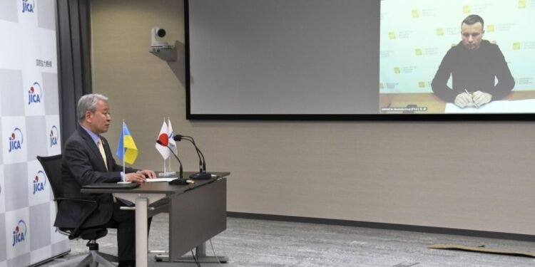 Japan inks 13 bil. yen loan deal to rescue Ukraine economy