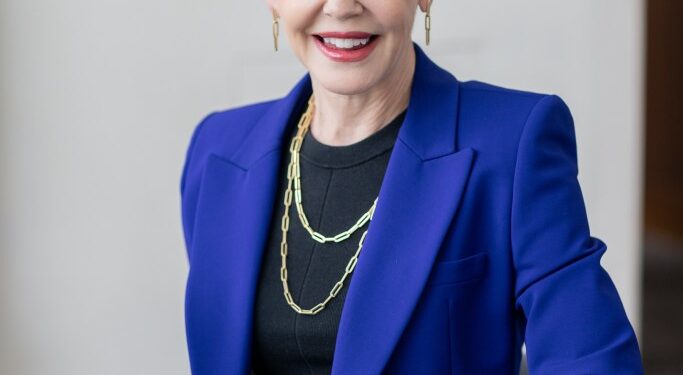 Reverse mortgage lender hires in-house financial commentator