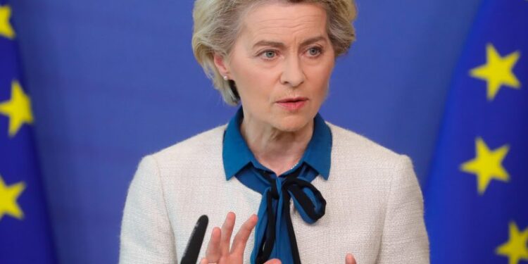 Ukraine needs grants, not loans – EURACTIV.com