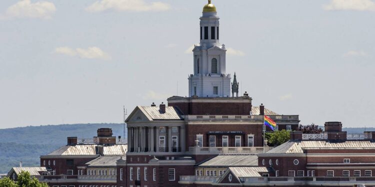 Aetna wins state contract for lower-cost state employee health insurance, cutting into sizable Connecticut’s public debt – Hartford Courant