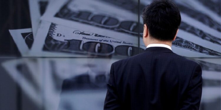 Dollar Down, Investors Bet on More Interest Rate Hikes over Upbeat Job Report By Investing.com