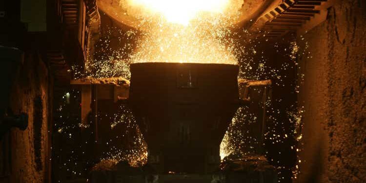Global steelmakers face up to $518B in stranded asset risk – FT (NYSE:MT)