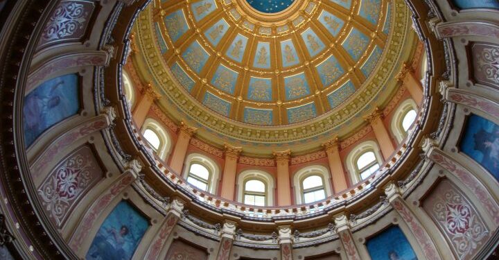 Initiative to cap interest rates for payday loans submits signatures for Michigan ballot – Ballotpedia News