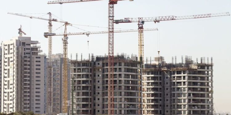 Israel interest rates to continue upward trend