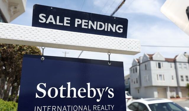 Mortgage Rates Hit 6% After Big Selloff in Bond Market