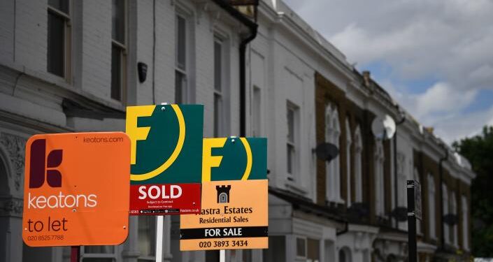 New UK mortgage commitments rise despite cost of living crisis