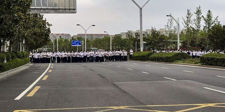 China moves to stave off crisis of confidence in banks amid mortgage strike, freezes — Radio Free Asia