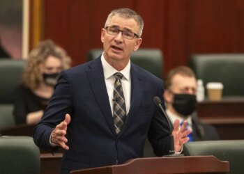 Former finance minister questions whether Alberta sovereignty bill would pass