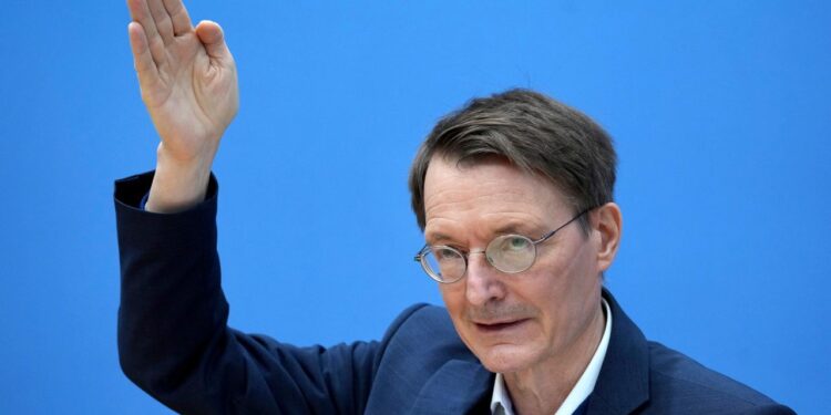 German government funds its war spending by increasing health insurance contributions