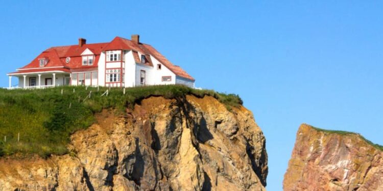 Homeownership just got 5% cheaper as mortgage rates fall off a cliff