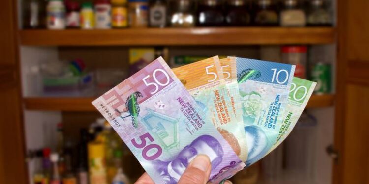 Major banks cut two-year mortgage rate