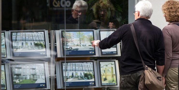 Mortgage costs expected to grow by another £2,500 as inflation spirals