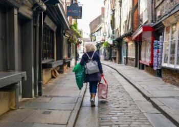 Rishi Sunak and Liz Truss vie to replace Boris Johnson. Neither has ‘a true plan’ to fix its ailing economy